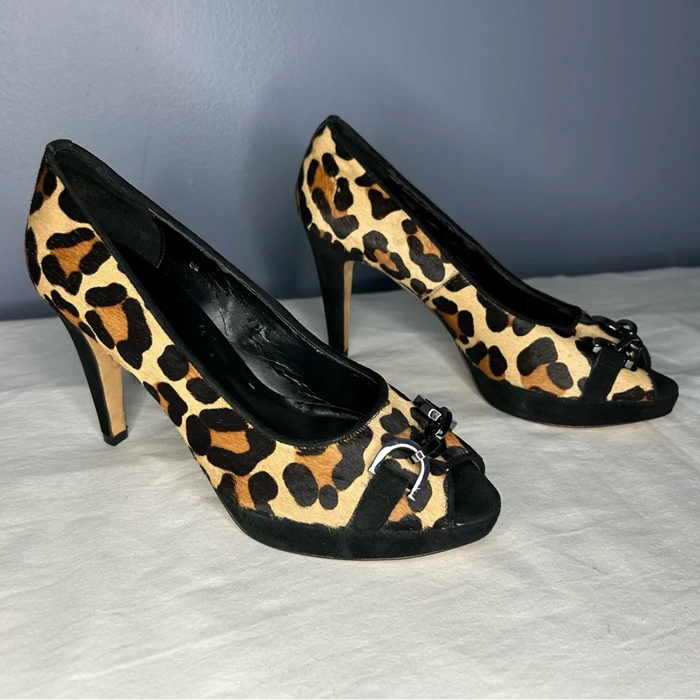 Vaneli Leopard Print Calf Hair Peep Toe Pumps Heels Womens Size 8 Classic Fall